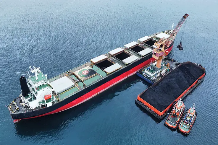 Enhancing Efficiency: The Power of Floating Cranes for Transshipment